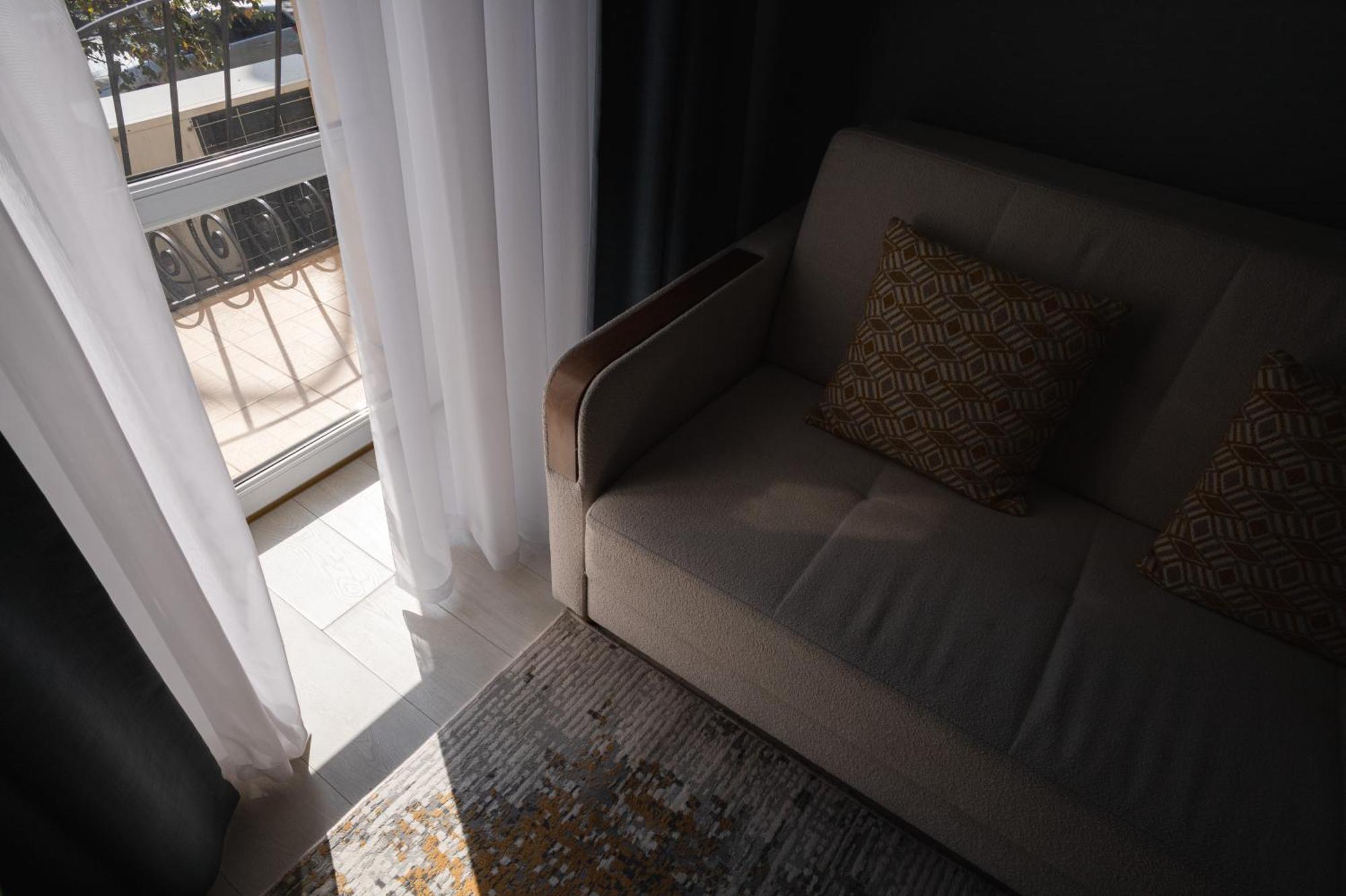 Resident Hotel Gogol Almaty Exterior photo