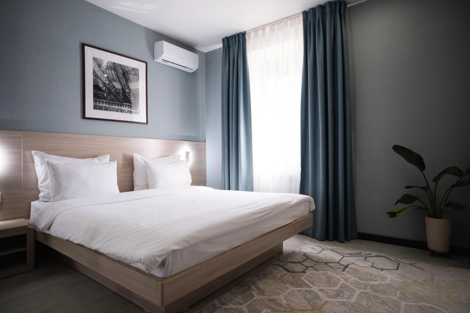 Resident Hotel Gogol Almaty Exterior photo