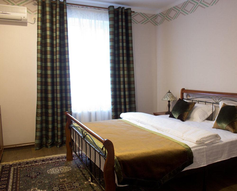 Resident Hotel Gogol Almaty Exterior photo